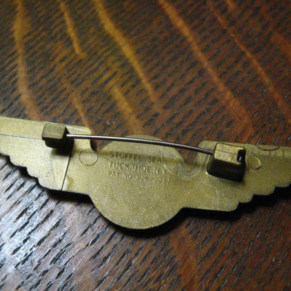 ✈️ Delta Air Lines Vintage Junior Pilot Wings - Picture 4 of 4